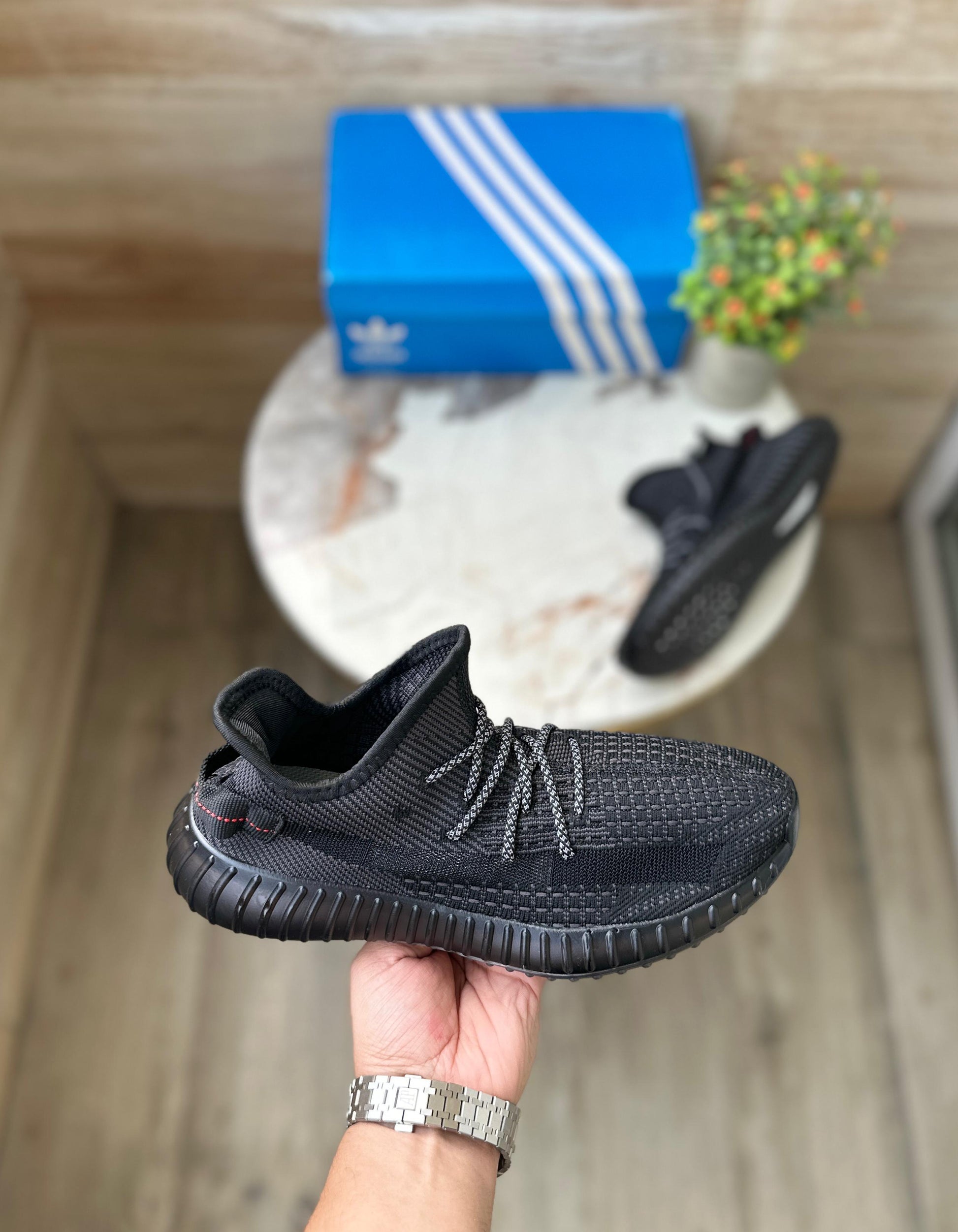 YEEZY BOOST 350 V2 - Black - TheGooBuy