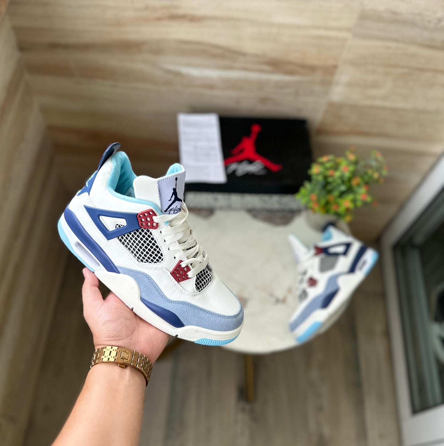 AIR JORDANS RETRO 4 - MILITARY BLUE