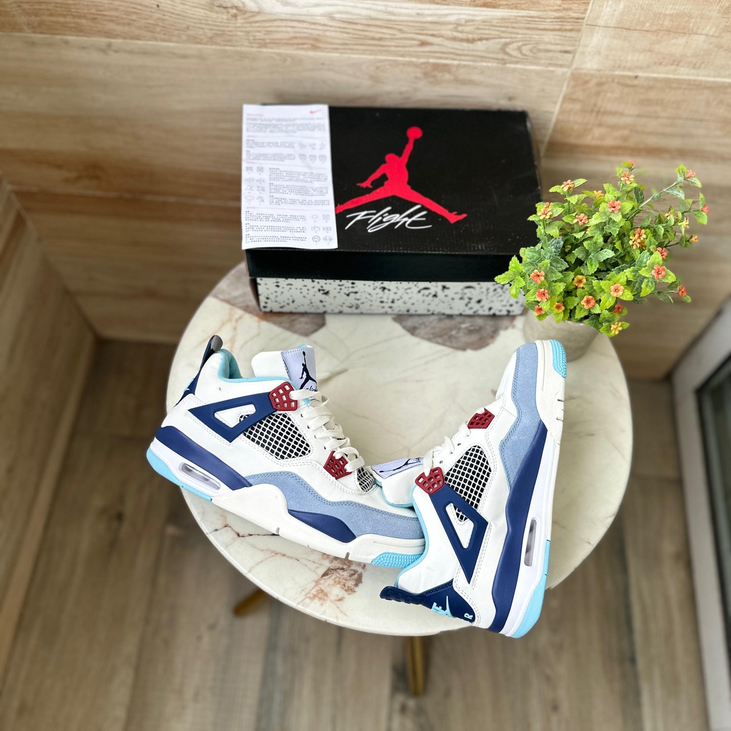 AIR JORDANS RETRO 4 - MILITARY BLUE