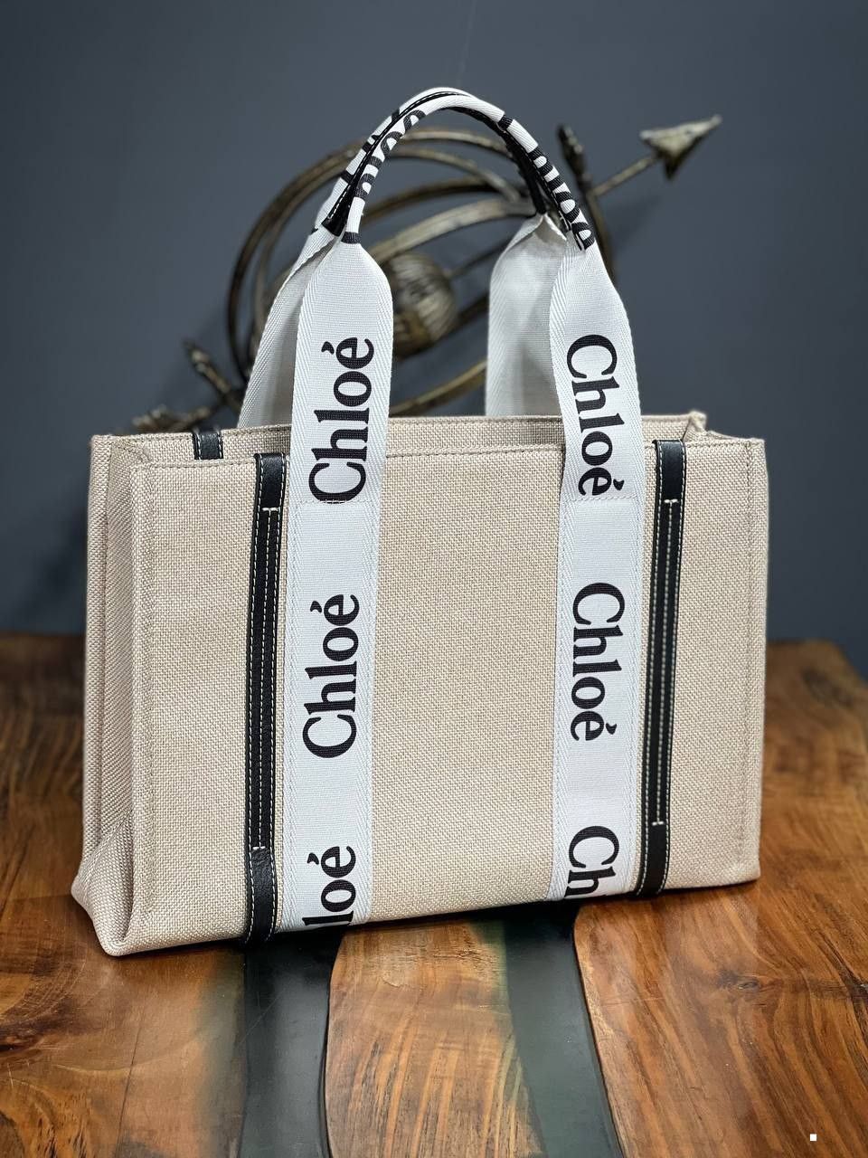 CHLOÉ MEDIUM WOODY TOTE HAND BAG