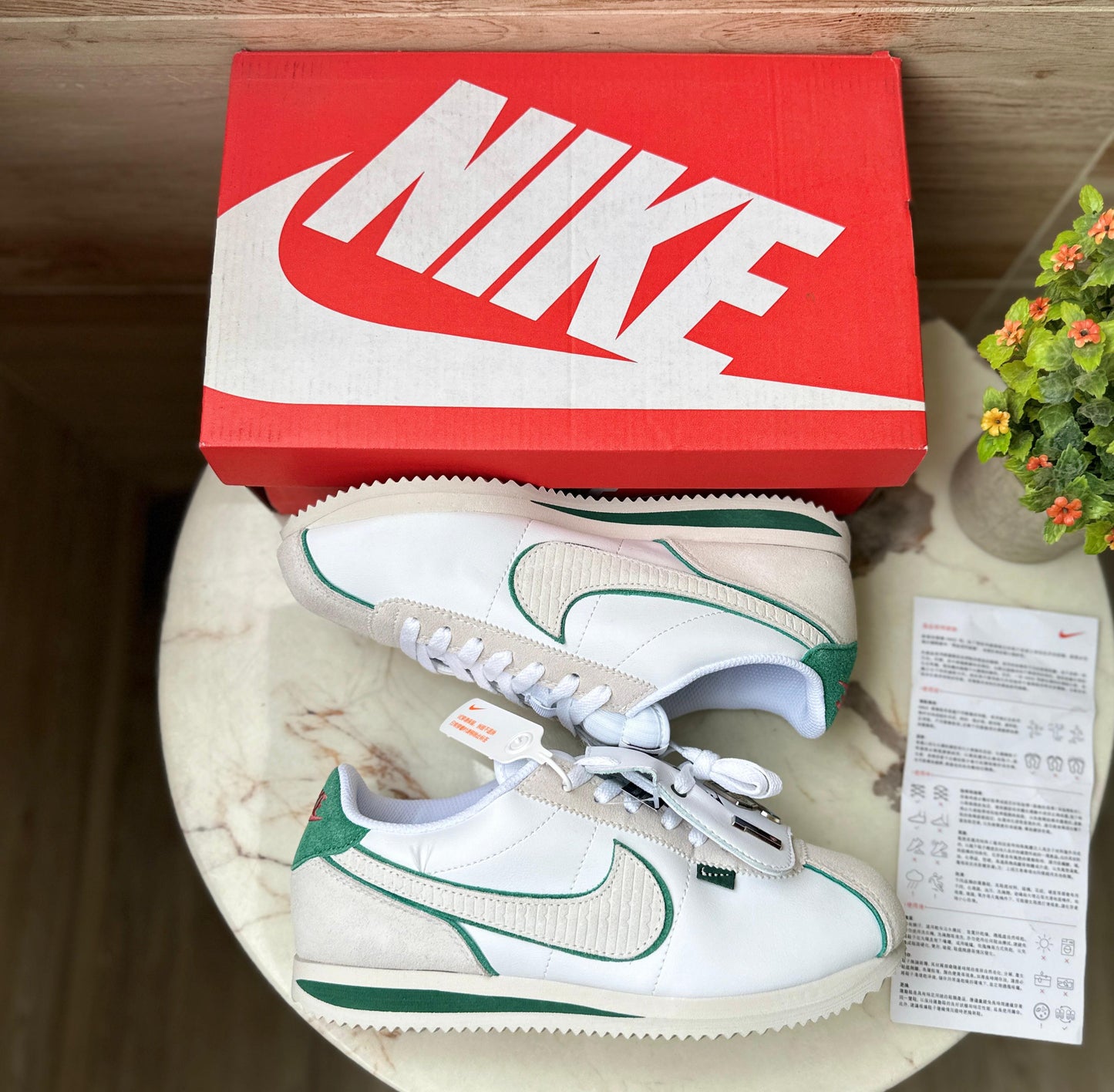 NIKE CORTEZ PETALS UNITED