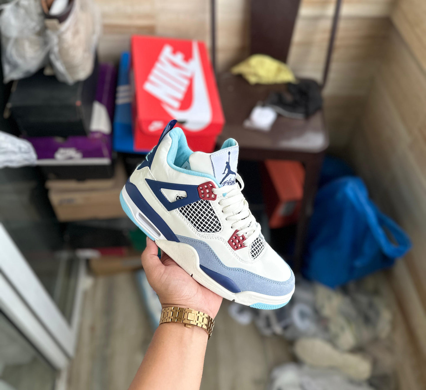 AIR JORDANS RETRO 4 - MILITARY BLUE