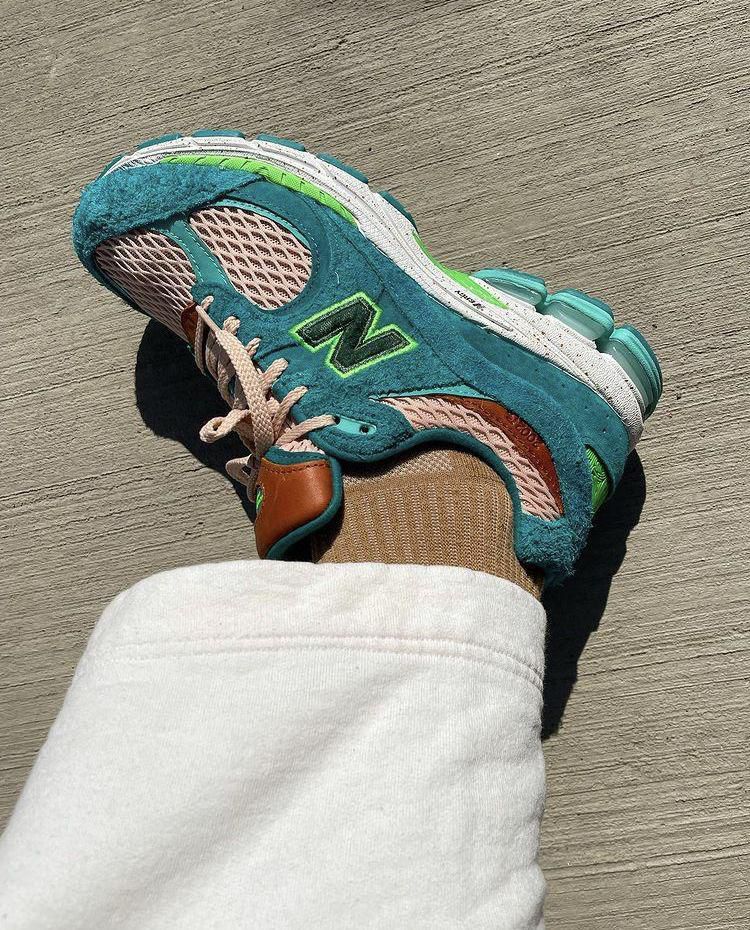 NEW BALANCE 2002r SALEHE BEMBURRY