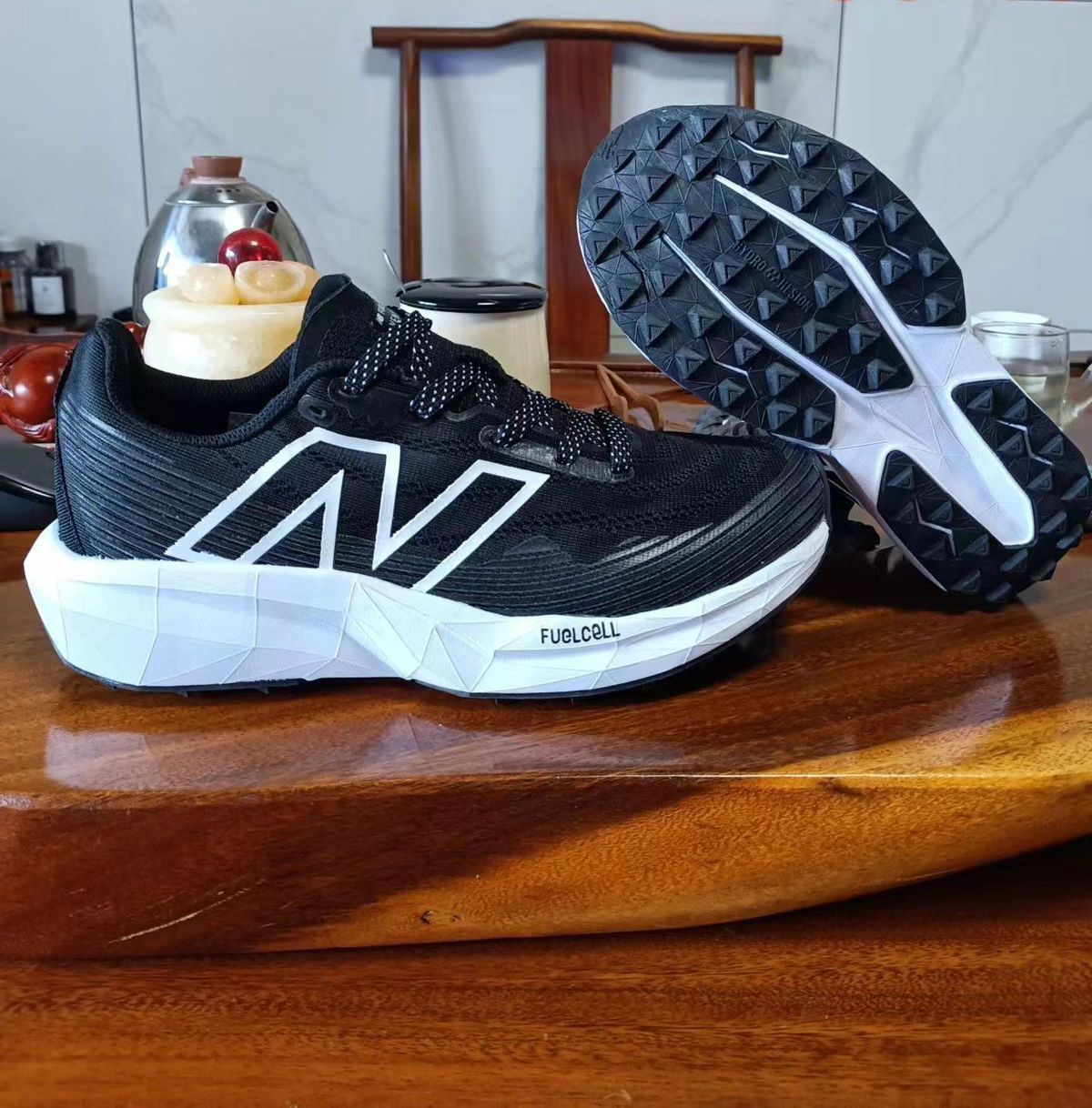 NEW BALANCE FUELCELL VENYM