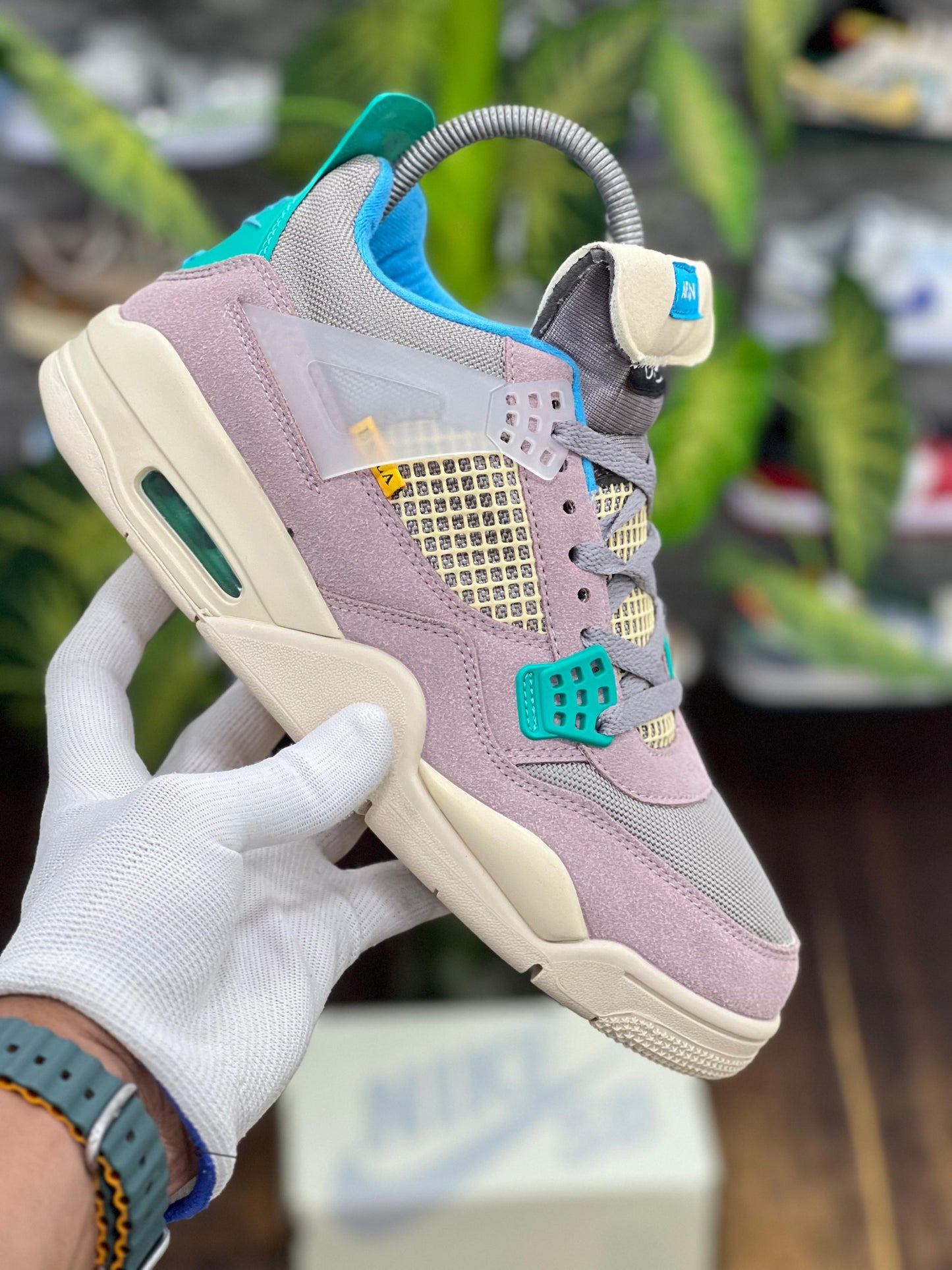 Jordan 4 'Taupe Haze'