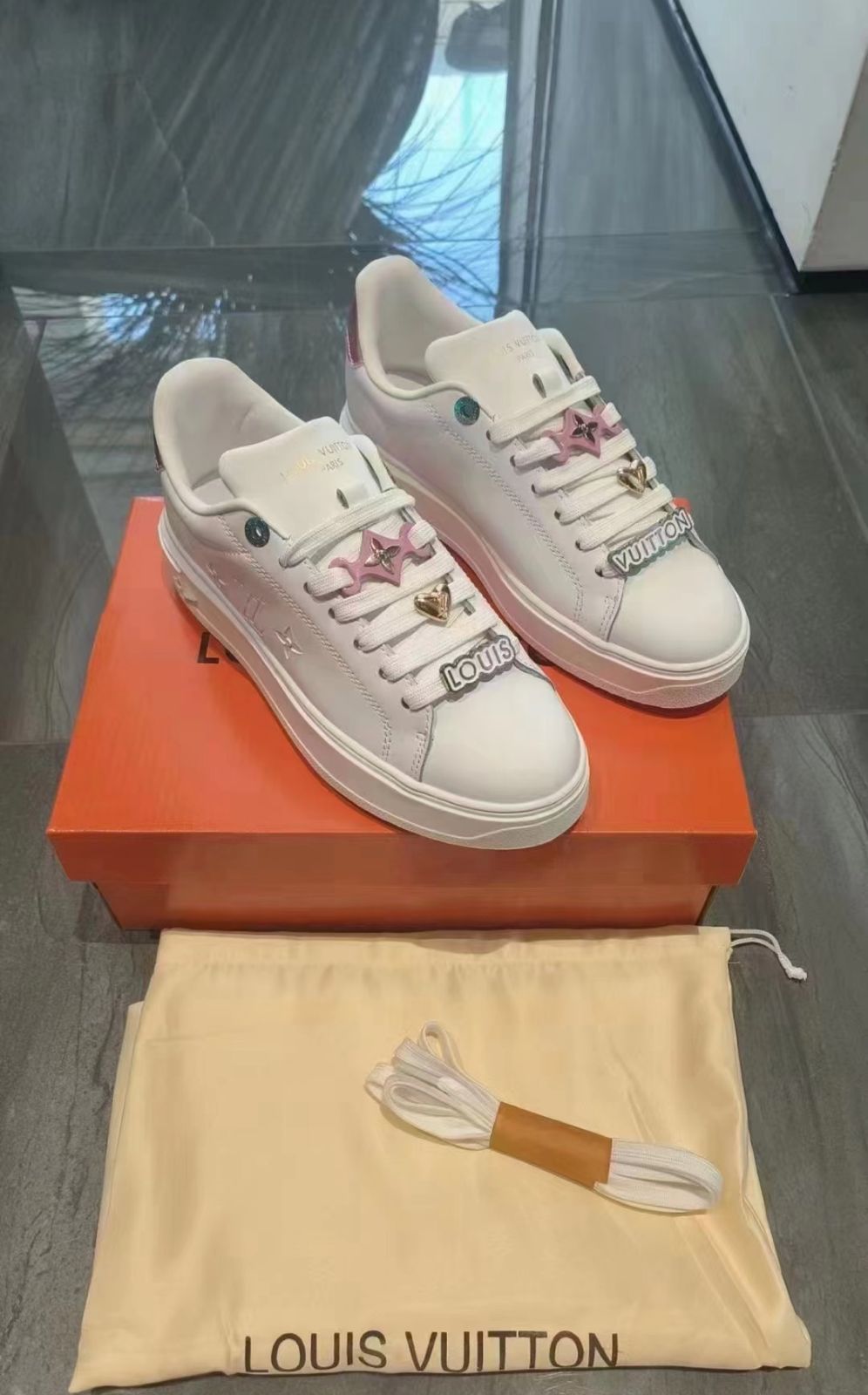 Louis Vuitton Sneaker