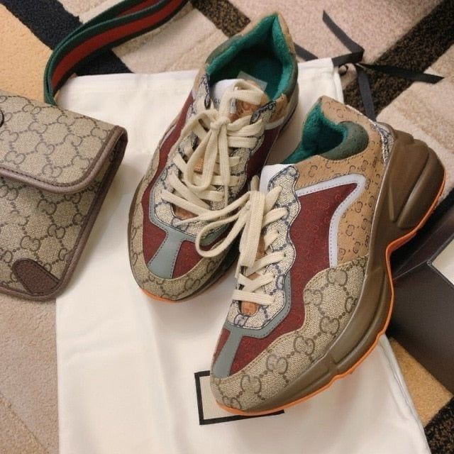 WOMEN'S RHYTON GUCCI LOGO LEATHER SNEAKER