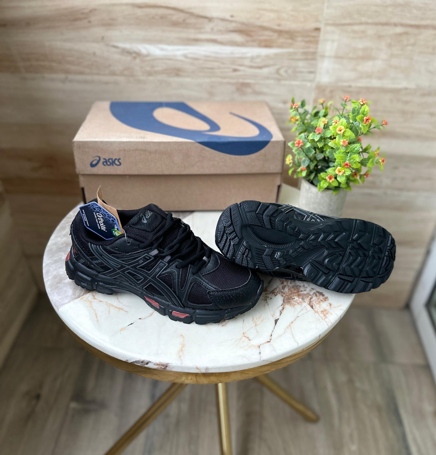 ASICS KAHANA GEL 8 - Triple Black Edition