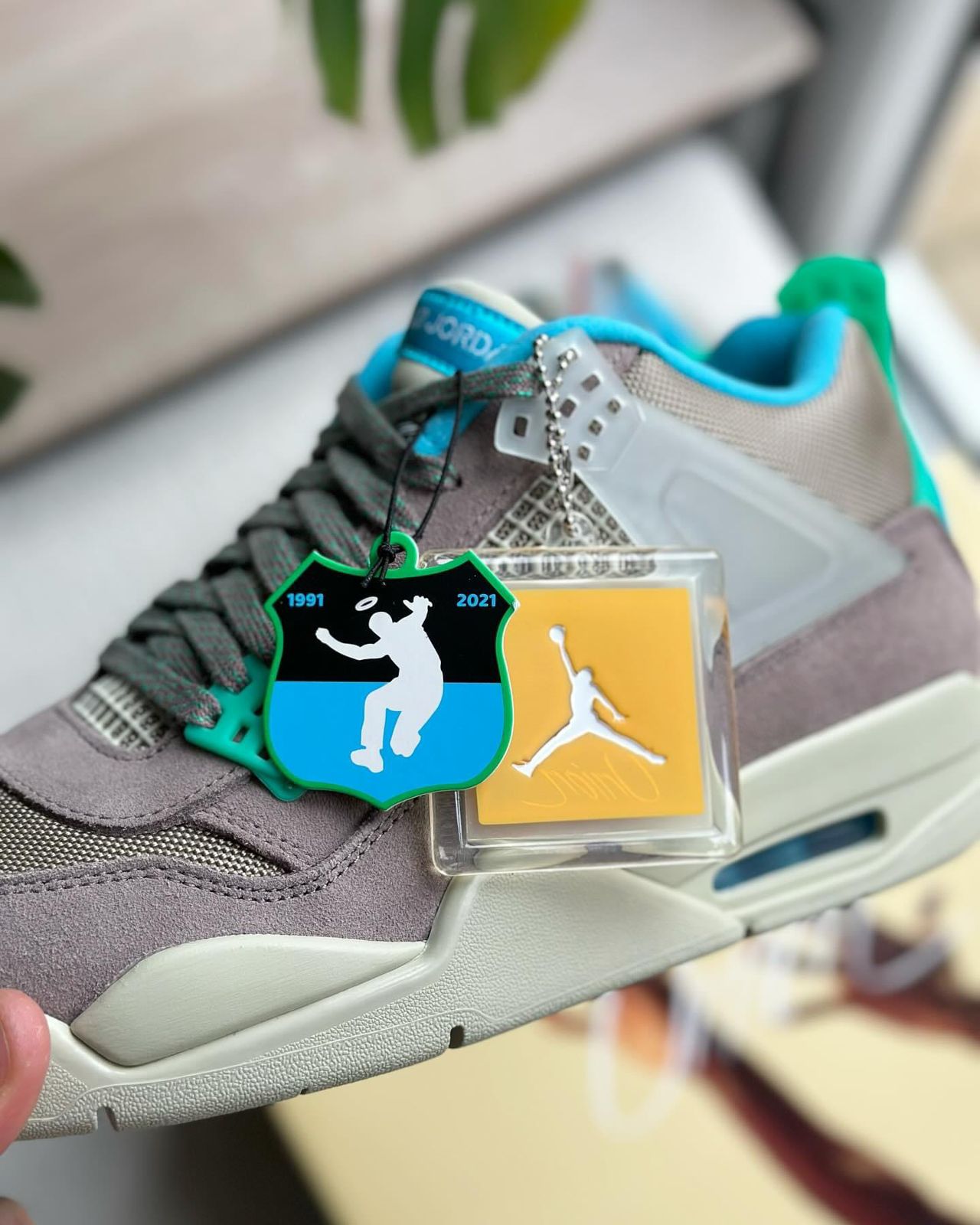 Jordan 4 'Taupe Haze'