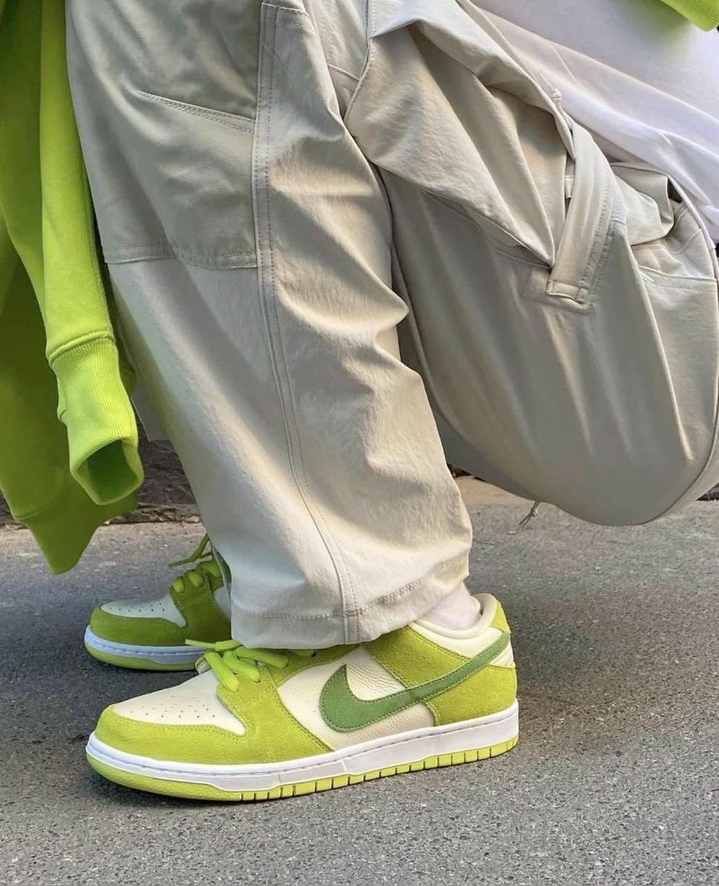 Nike SB Dunk "Green Apple" | Premium Skateboard Sneakers | Zoom Air Cushioning