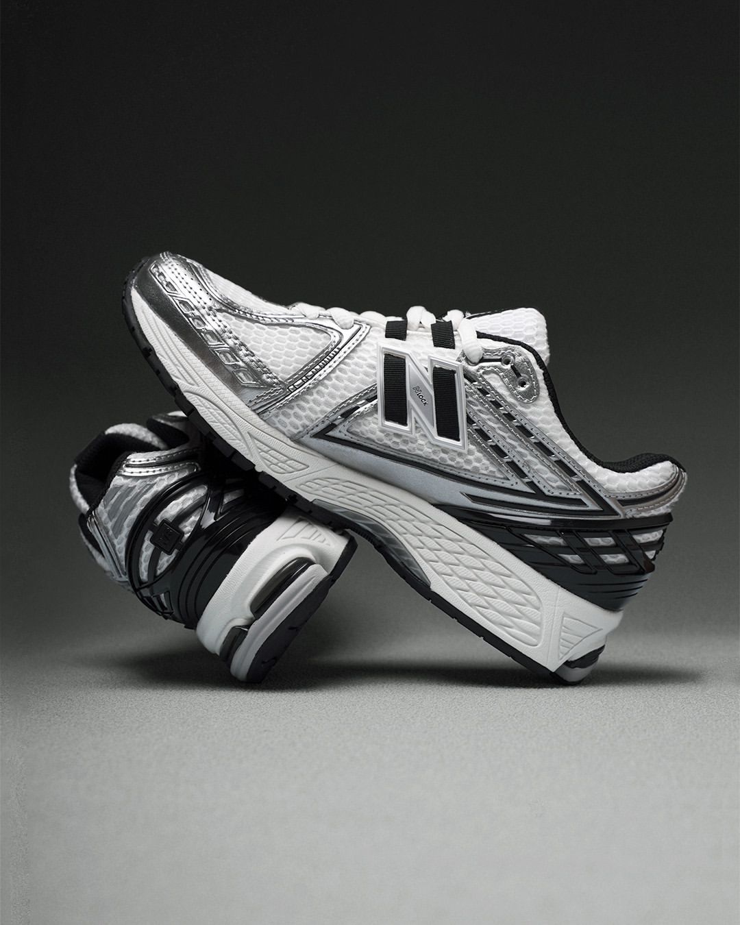 New Balance 1906 – Silver Black Metallic