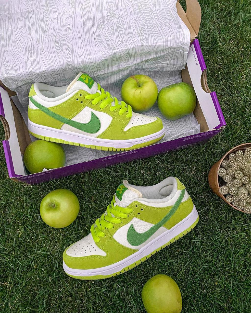 Nike SB Dunk "Green Apple" | Premium Skateboard Sneakers | Zoom Air Cushioning